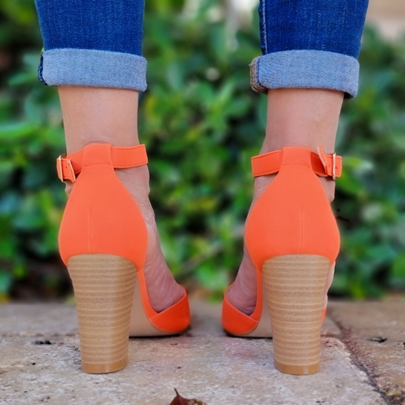Women's Orange Closed Pointed Toe Chunky Heel Pump - Picture 5 of 6